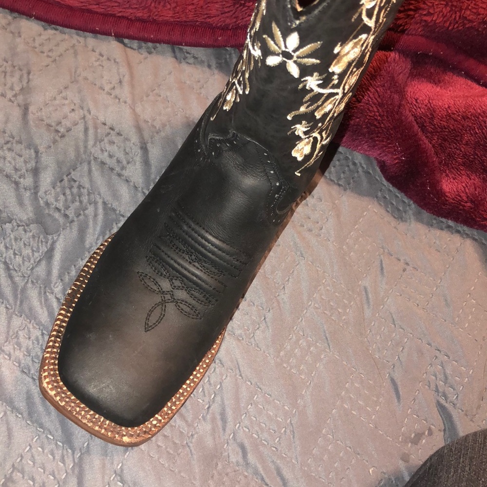 Square toe boots